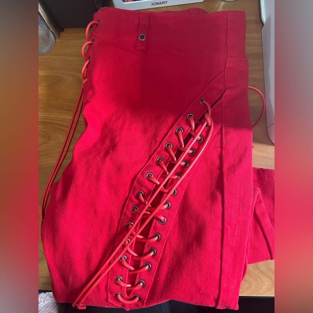 Red tie bell bottoms